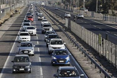 Balance por fin de semana largo: 210 mil vehículos han retornado a la Región Metropolitana
