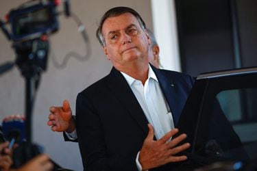 Justicia de Brasil condena a Bolsonaro a pagar más de 9.000 dólares por ataques a periodistas