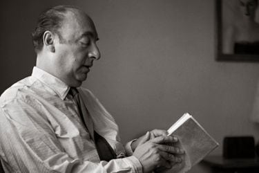 De España en el Corazón al Canto general: las obras de Neruda que casi le cuestan el Nobel