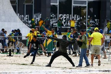 Tribunal Supremo de Brasil mantiene en la cárcel a más de 900 personas por el asalto a los tres poderes