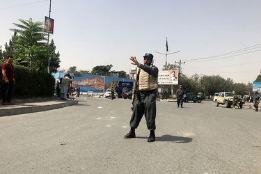 An-Afghan-policeman-ke-(2601731)WEB
