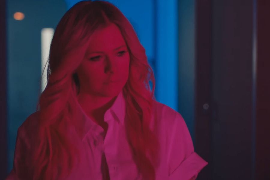 Avril-Lavigne-Tell-Me-Its-Over-screenshot-2018-billboard-1548