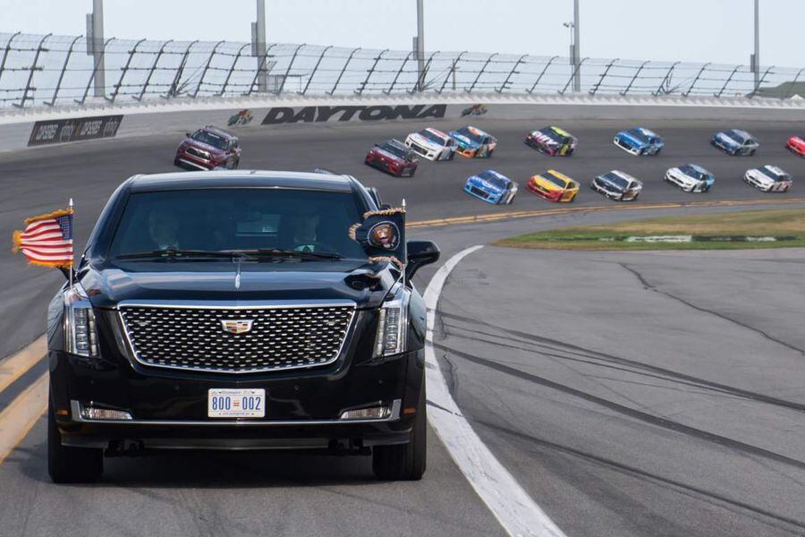 Trump rompe protocolo en 500 millas de Daytona y evento se cancela por