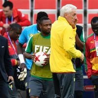 Antes del debut, DT de Camerún alaba a la Roja: "Es una de las mejores selecciones del mundo"