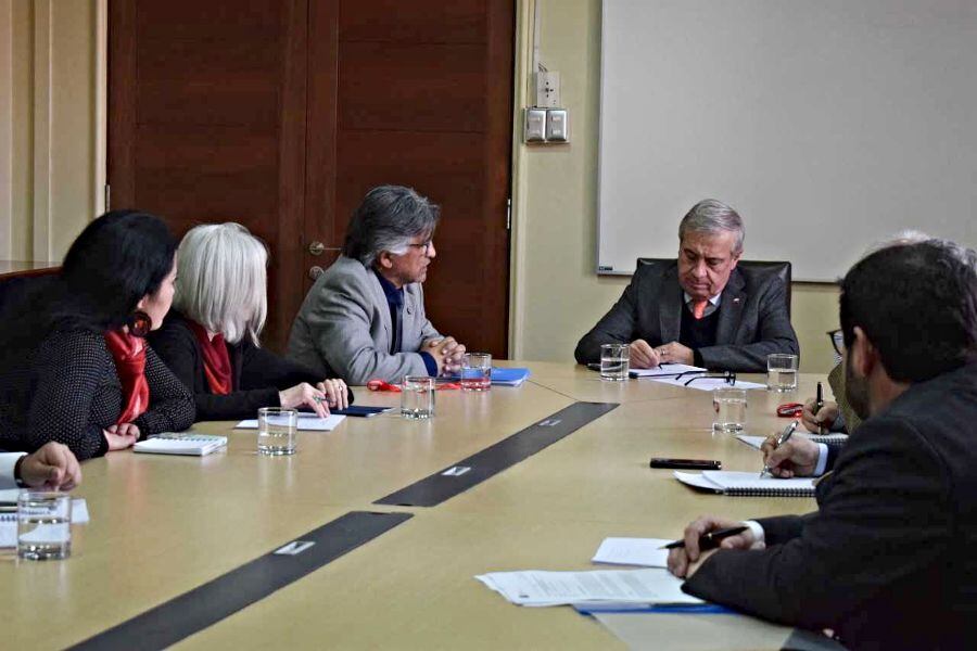 La directiva gremial de los dentistas se reunió con el ministro de Salud.