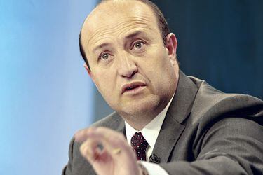 Guerra se reúne con abogados del Senado por caso asesorías