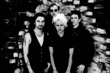 Drogas, desmayos y costillas rotas: la historia del tour que casi destruyó a Depeche Mode (y por qué Chile fue clave)