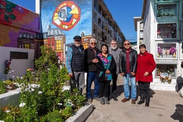 Ministro de Cultura visita fosa de Cementerio General de La Serena que fue declarada sitio de memoria
