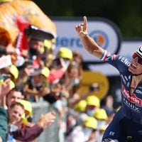 Tour de Francia: Van der Poel domina el Muro de Bretaña y es el nuevo líder