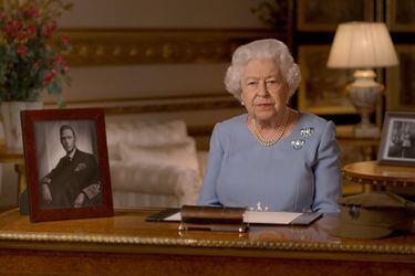 Reina Isabel II hace llamado a no “perder la esperanza” en medio de crisis del coronavirus