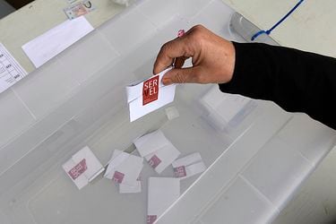 Diario Oficial publica ley que repone el voto obligatorio en Chile