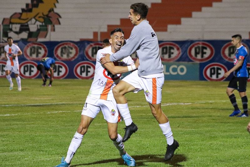 Huachipato y Cobresal se enfrentaron por última vez en febrero de este año. Fue victoria para los nortinos en el estadio El Cobre de El Salvador. Foto: Agencia Uno.