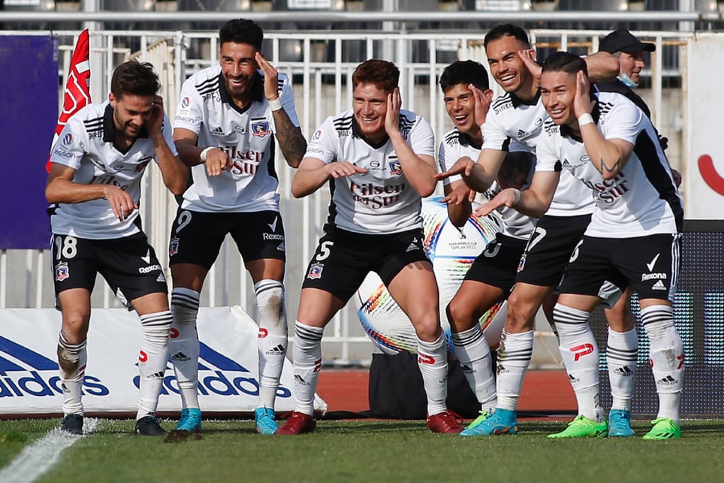 Jugadores de Colo Colo celebrando uno de los goles en el Superclásico. Foto: Twitter Colo Colo.
