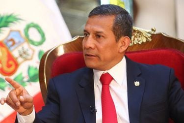 Expresidentes de Perú condenan el “fallido golpe de Estado” de Castillo