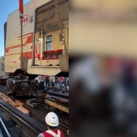 Equipos de Metro de Santiago logran levantar el vagón descarrilado