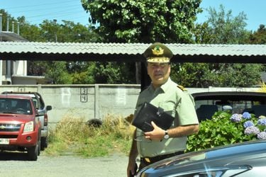 TEMUCO: General Julio Pineda llega a reunion en Carabineros