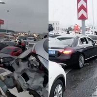 Impactante choque involucró a más de 100 vehículos en una carretera en China