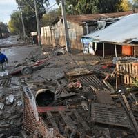 ¿Las fuertes lluvias pueden hacer colapsar el suelo de Santiago tras un sismo?