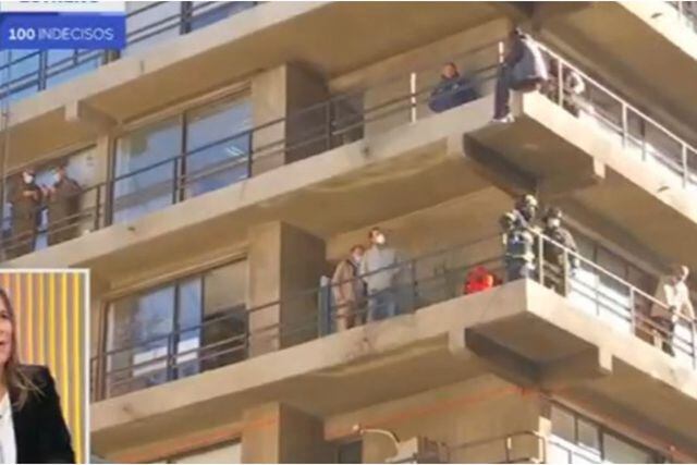 Hombre en balcón