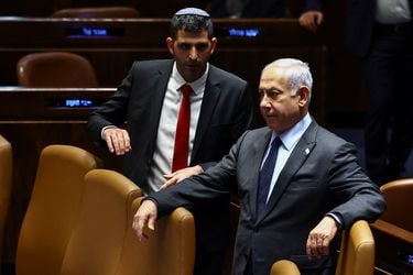 Netanyahu anuncia la paralización de la polémica reforma judicial por temor a “guerra civil”