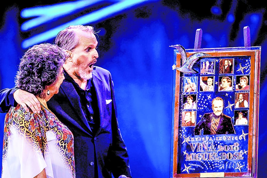 Miguel Bosé no se lleva su collage del Festival de Viña La Tercera