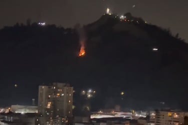 Reportan incendio en el cerro San Cristóbal: se desarrolla en sector con amplia vegetación