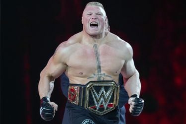 Las réplicas piratas de los cinturones de campeonato están en la mira de la WWE y Amazon