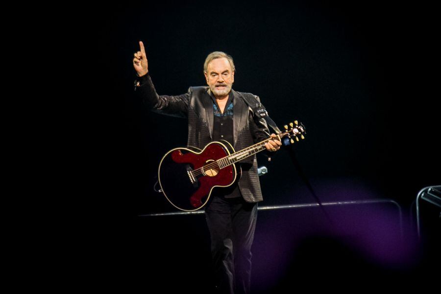 636375382339013690-NeilDiamond-MelissaFossum-4