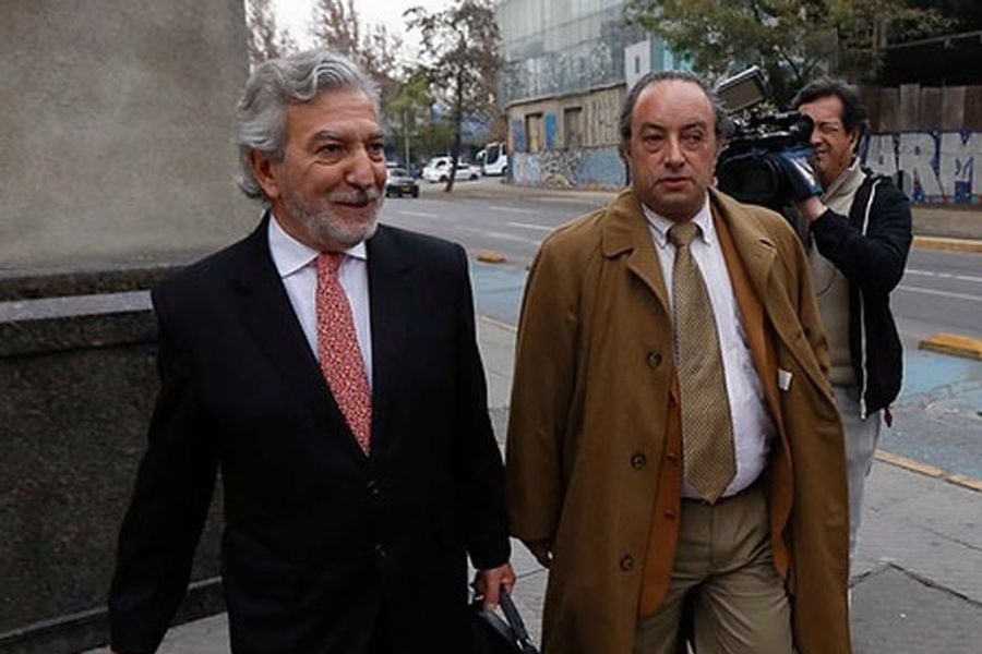 Luis Matte, ex tesorero del PPD ,junto a su abogado