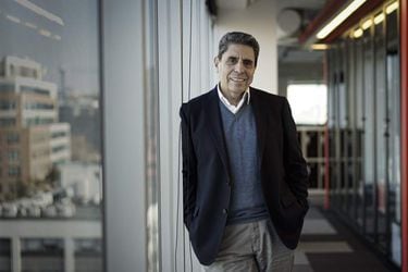 Mauricio Rojas, ex ministro de Cultura y escritor: "El Manifiesto Comunista debiera ser lectura obligatoria en toda escuela"