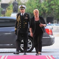 Bachelet y Piñera retoman actividades