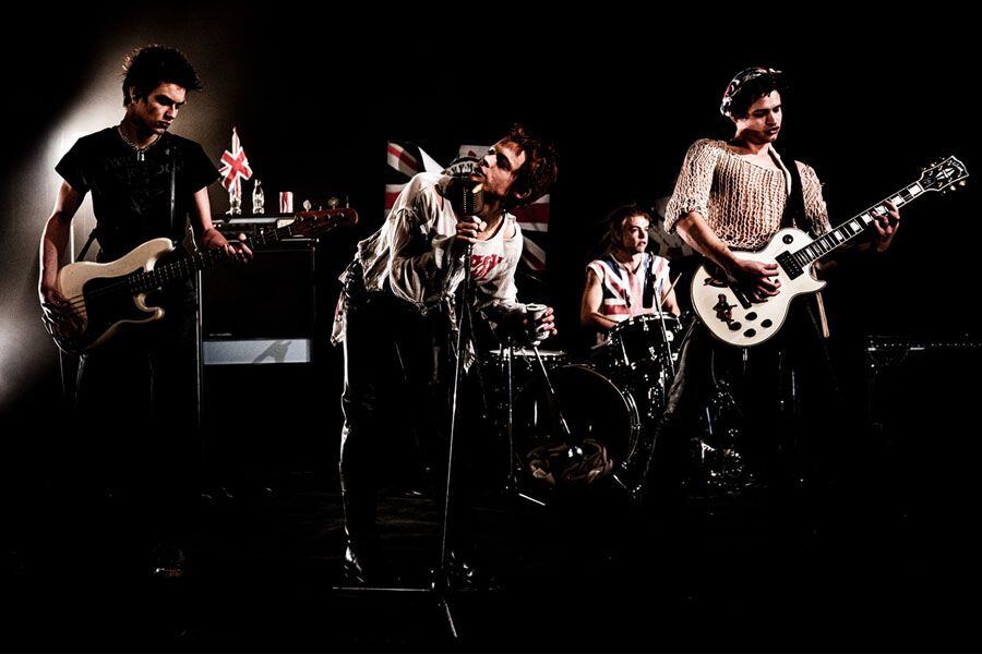 Vean las primeras imágenes de la nueva serie de Danny Boyle sobre los Sex Pistols - La Tercera