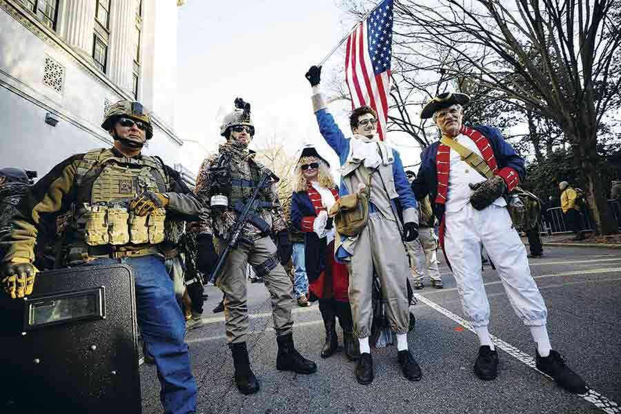 Gun-supporters-gather-in-Richmond-,-Virginia-(47863252)PW