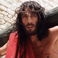 Cómo luce Robert Powell, el protagonista de Jesús de Nazareth