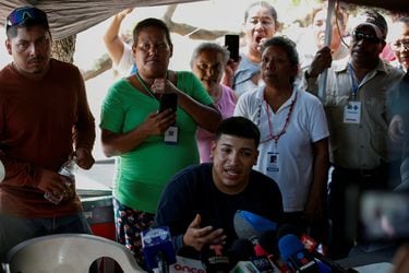 Familias de mineros atrapados en México piden ayuda internacional ante la “desesperación” por su rescate