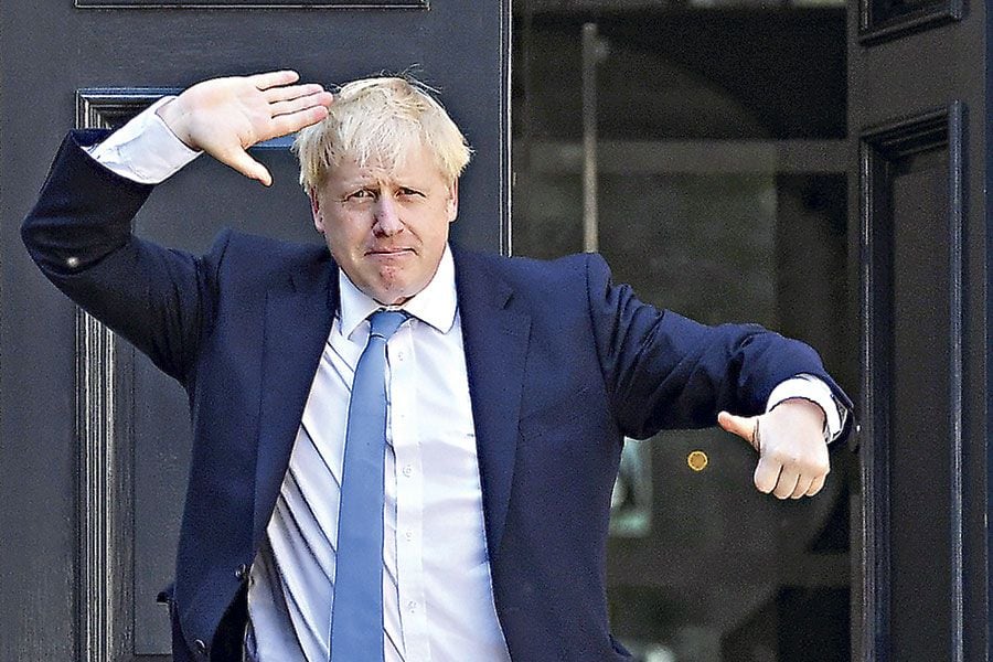 Boris-Johnson--arrives-at-the-Conservative-Party-headquarters-in-London-(46252672)