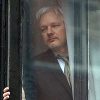 Cuando Google buscó a Julian Assange... y lo encontró