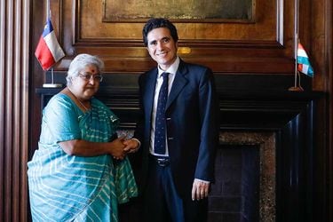 Chile firma acuerdo con India para poner fin a doble tributación