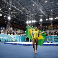 La brasileña Rebeca Andrade se anota con el oro y brilla como una de las figuras mundiales de Santiago 2023