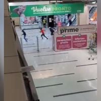 Asaltan a disparos tienda de tecnología en centro comercial de Ñuñoa