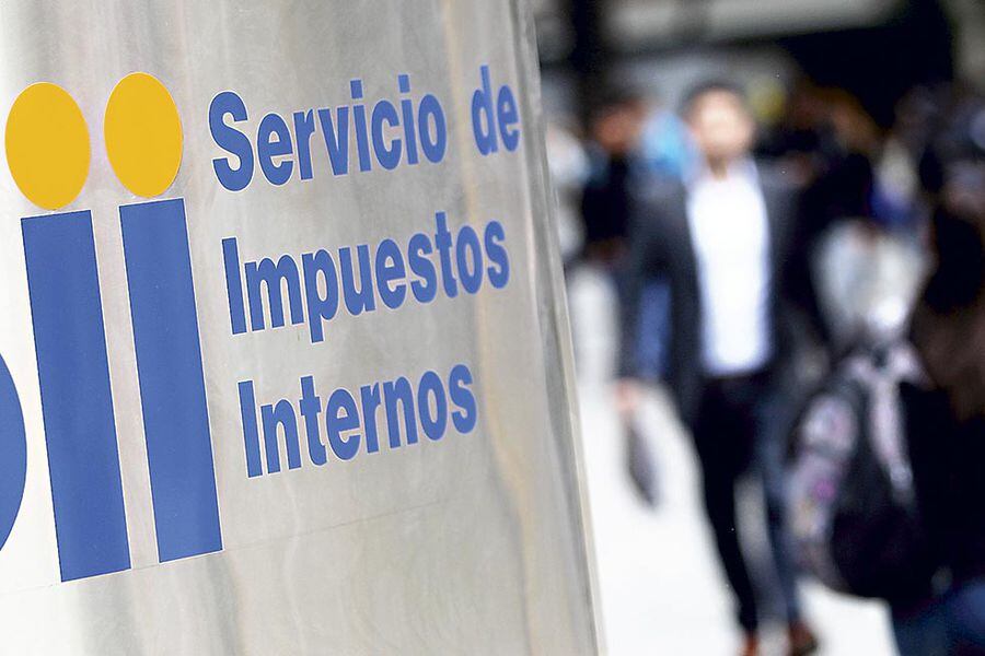 Impuesto a las personas de rentas altas de 40 acercará a Chile al