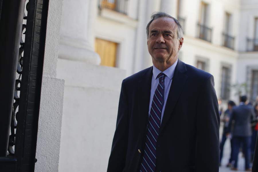 Ignacio Walker se retira del Palacio de la Moneda