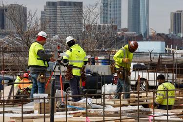 Crecimiento del empleo privado en Estados Unidos registra fuerte desaceleración
