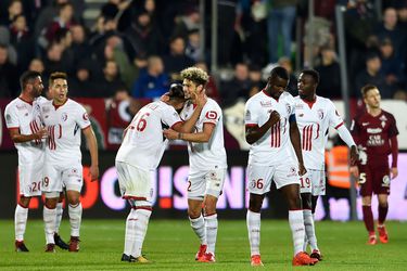 Lille's French midfielder Farès Bahlouli (3-L) celebrates with teamma