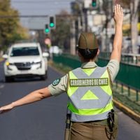 Activan desvíos de tránsito preventivos por manifestaciones en el centro de Santiago