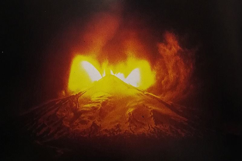 Erupción Villarrica 1971, de noche