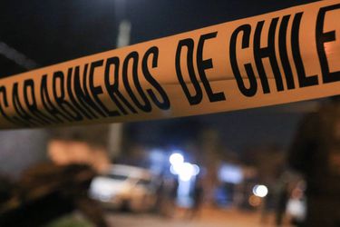 Cuatro detenidos deja persecución por robo a vehículo en Providencia