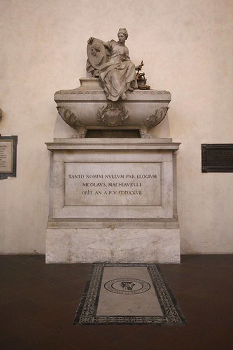 Tumba de Nicolás Maquiavelo, ubicada en la Basílica de la Santa Cruz, Florencia, Italia. Fotografía de Victor R. Ruiz (recuperado de Flickr)