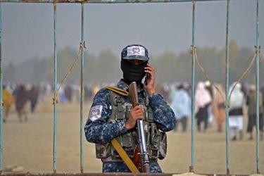 Talibanes anuncian la disolución de los principales organismos electorales
