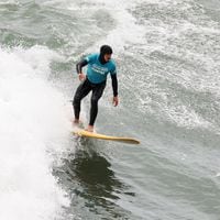 El chileno Rafael Cortéz gana en Pichilemu y asegura medalla en el surf